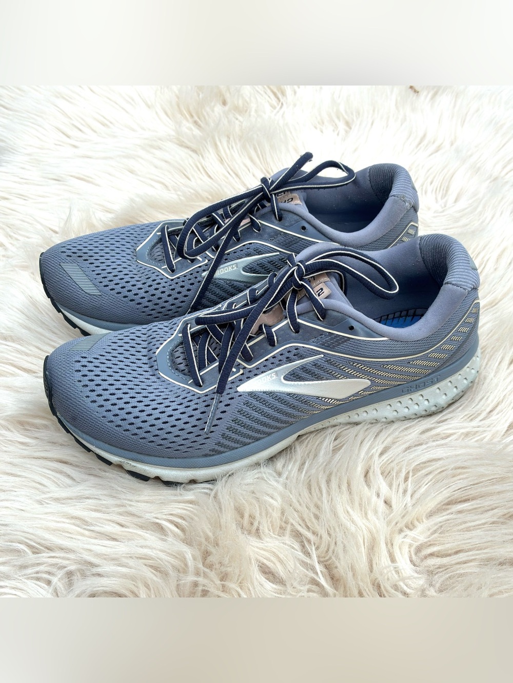 Brooks Ghost 12 Athletic Shoes (No Insoles) Sz 9.5
